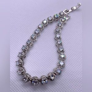 Brand new Glitter Rhinestone Simple Ladies alloy Circle Bangle Fine Jewelry